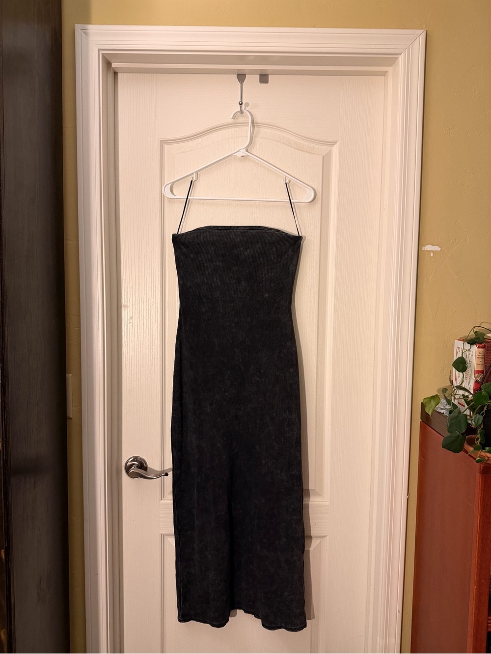 DIVIDED Strapless Maxi Dress with Slit